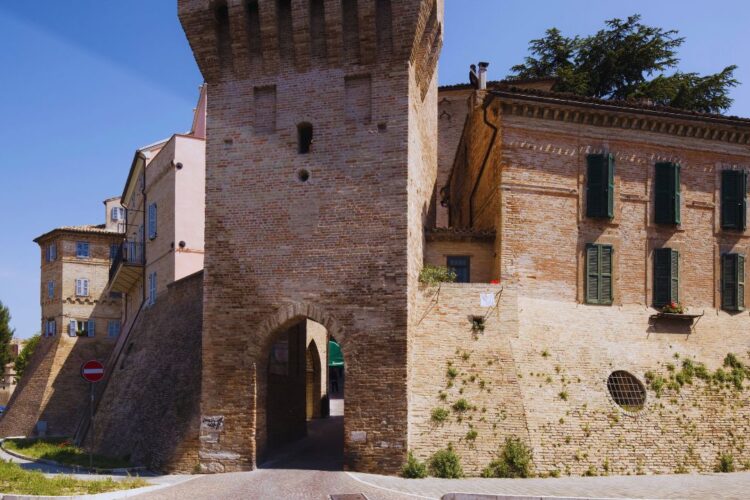 Porta Montana, la storica sentinella di Macerata tra mura e misteri